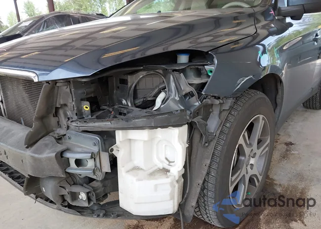 YV4902DZ8B2153953: 42175056