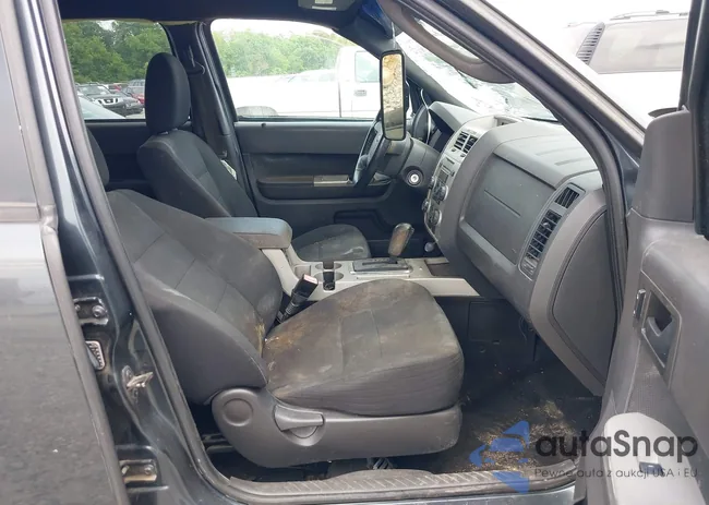 1FMCU03G29KA86046: 42176658