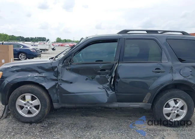 1FMCU03G29KA86046: 42176658