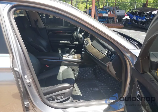 WBAKA8C52CDX01032: 42176897