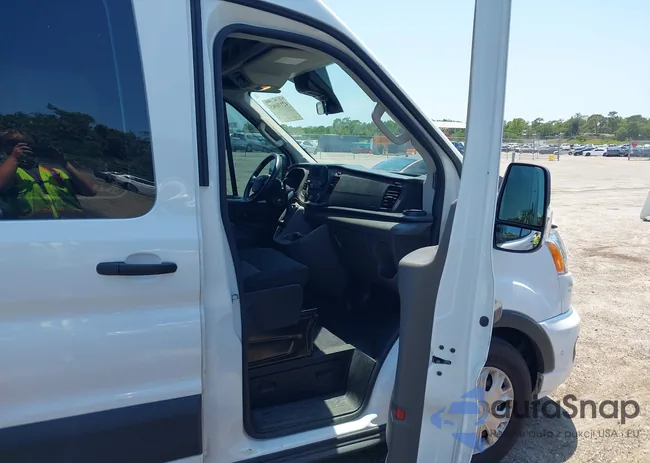 1FBAX2C80LKA23515: 42176965