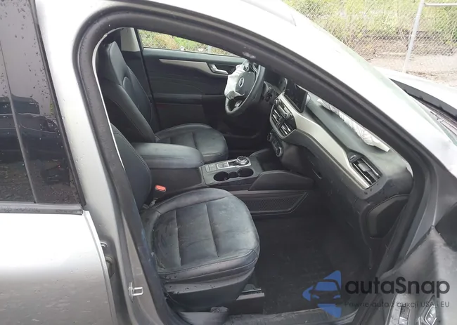 1FMCU9H94NUA10776: 42176178