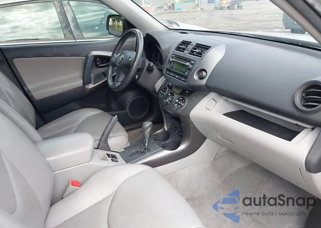 2T3YF4DV9CW151756: 42176247