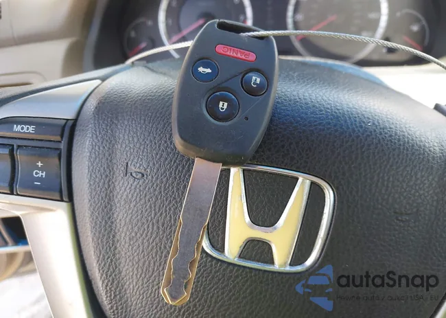 1HGCP26809A008058: 42177739