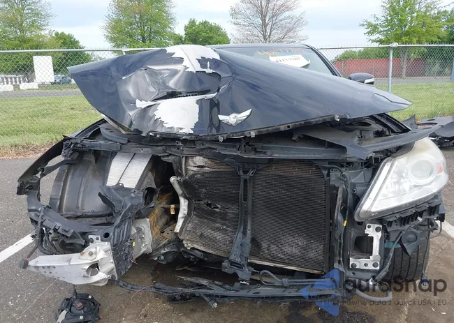 KMHGC4DE2BU130517: 42177787