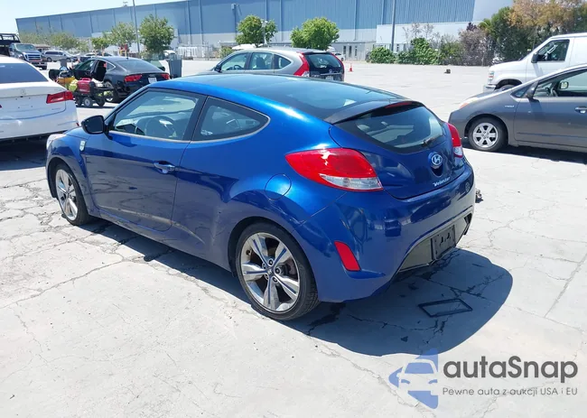 KMHTC6AD5GU302018: 42177275