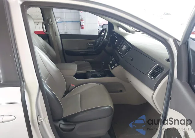 KNDMB5C11G6214595: 42178779