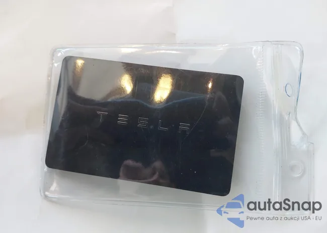 5YJ3E1EA7LF611669: 42179974