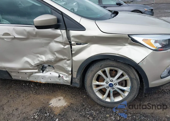 1FMCU9GD8JUD53607: 42180046