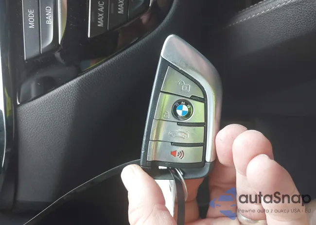 WBAJB9C56JB035364: 42179145