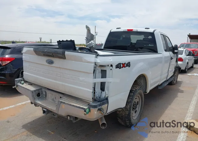 1FT7X2B6XNED56764: 42180474