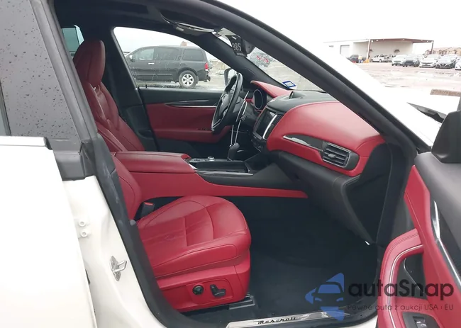 ZN661YUS5JX301985: 42180610