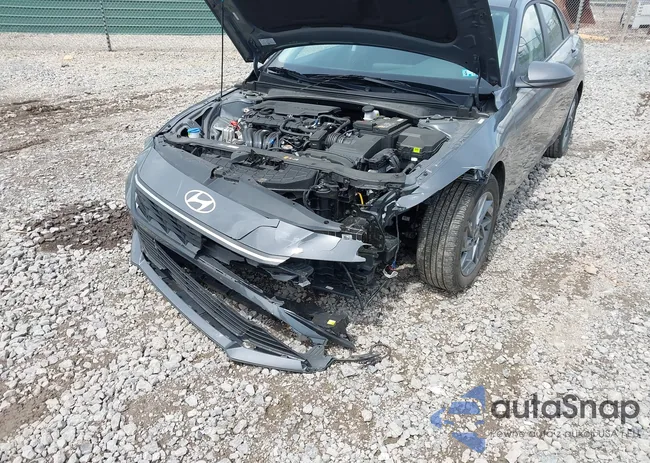 KMHLM4DGXRU658961: 42180658