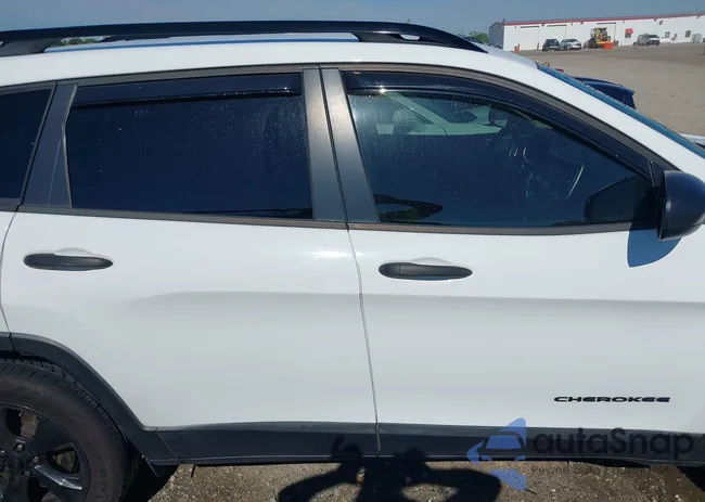 1C4PJMAS0HW631536: 42180916