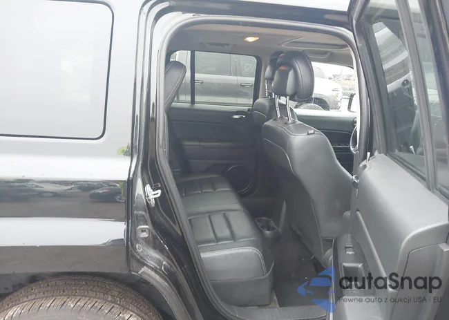 1C4NJRFB2FD106094: 42180230