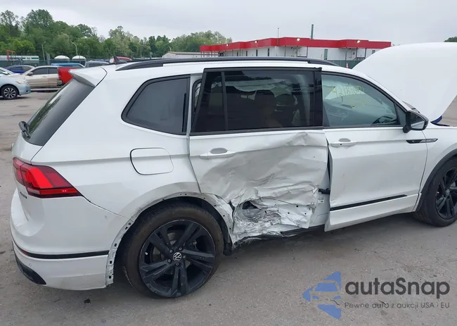 3VV8B7AX3RM019431: 42181671