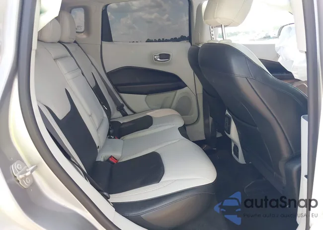 3C4NJDCB3JT369267: 42181693