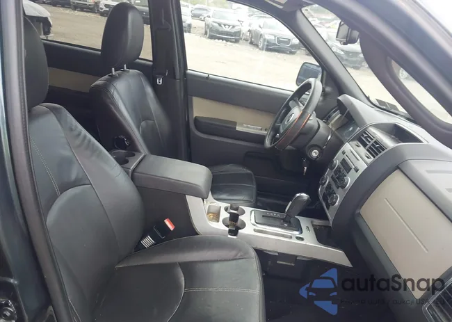 4M2CU87719KJ13048: 42181702