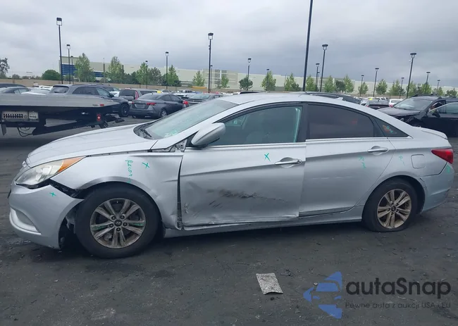 5NPEB4AC9DH765586: 42181962