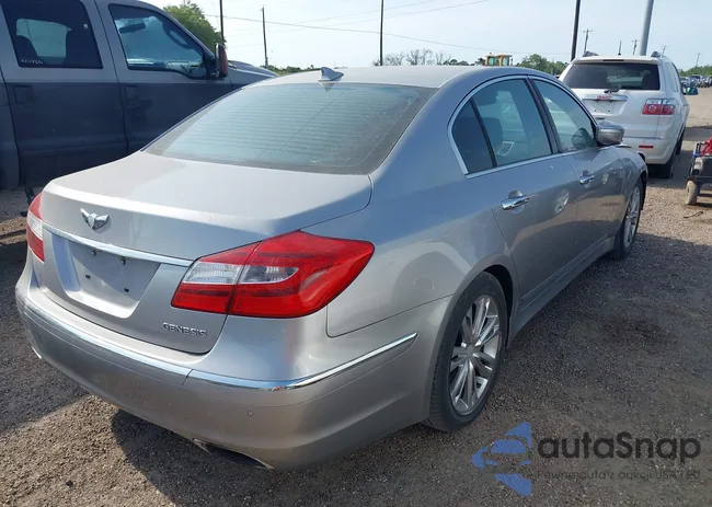 KMHGC4DD8DU237064: 42182046