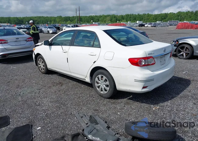 2T1BU4EE8BC709924: 42182693