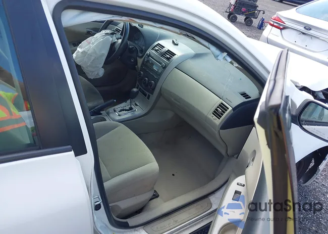 2T1BU4EE8BC709924: 42182693