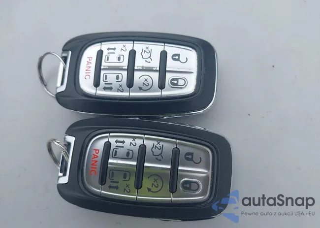 2C4RC1BG8JR262158: 42182431