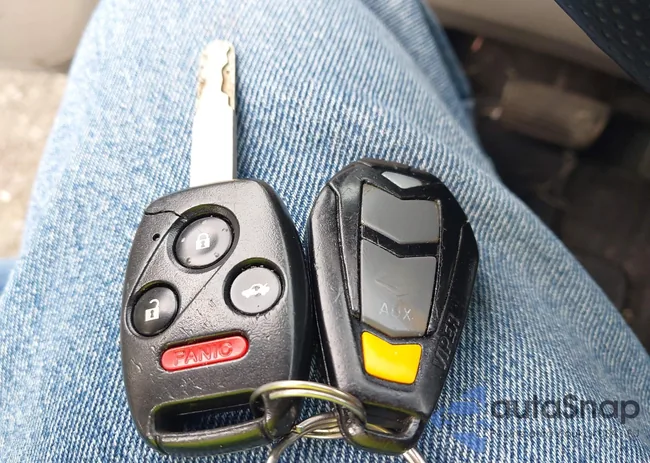 1HGCP2F32BA151412: 42183665