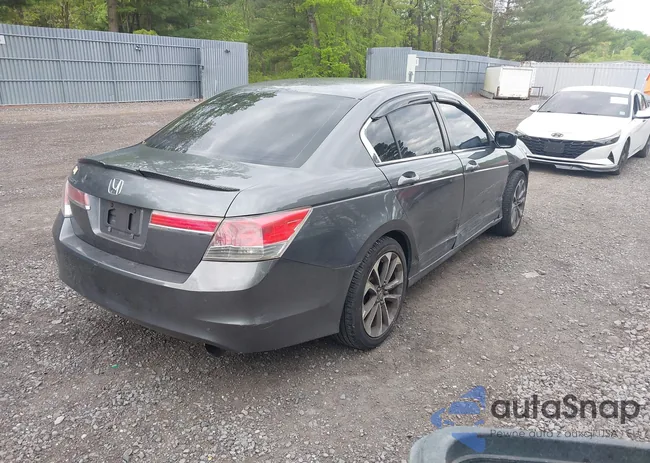 1HGCP2F32BA151412: 42183665