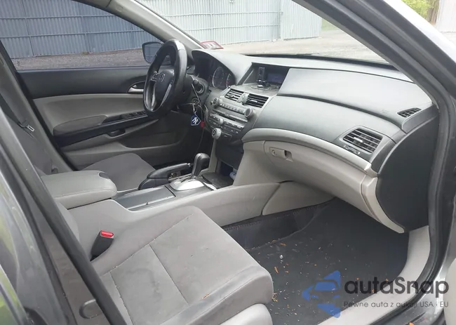 1HGCP2F32BA151412: 42183665