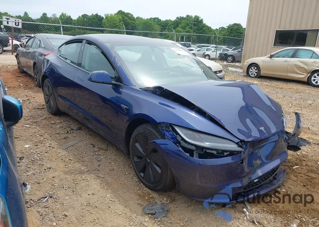 5YJ3E1EAXSF976457: 42183099