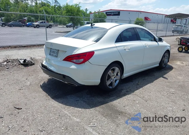 WDDSJ4EBXHN444076: 42183176