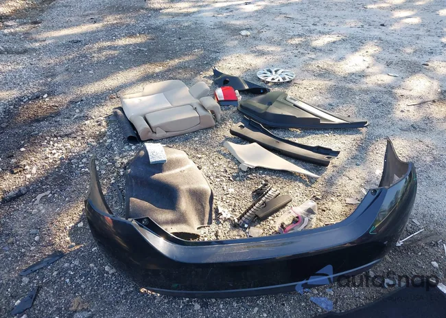 2T1BURHE4FC358895: 42186642