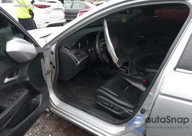 1HGCP2F69CA037757: 42186148