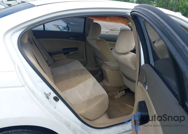 1HGCP26438A125970: 42187550