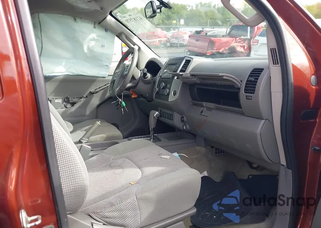 1N6AD0EV9HN702035: 42187570