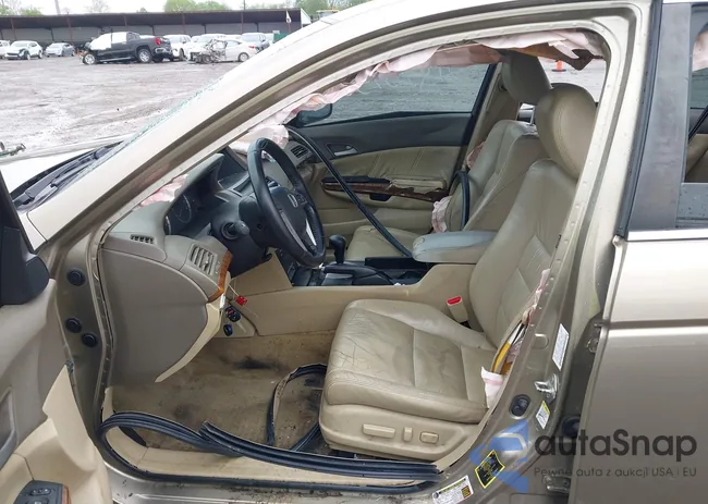 1HGCP26828A013809: 42187875