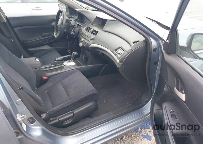 1HGCP2F34BA094369: 42188493