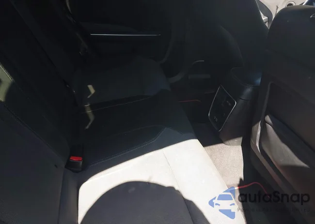 2C3CDXCT4JH261021: 42188904