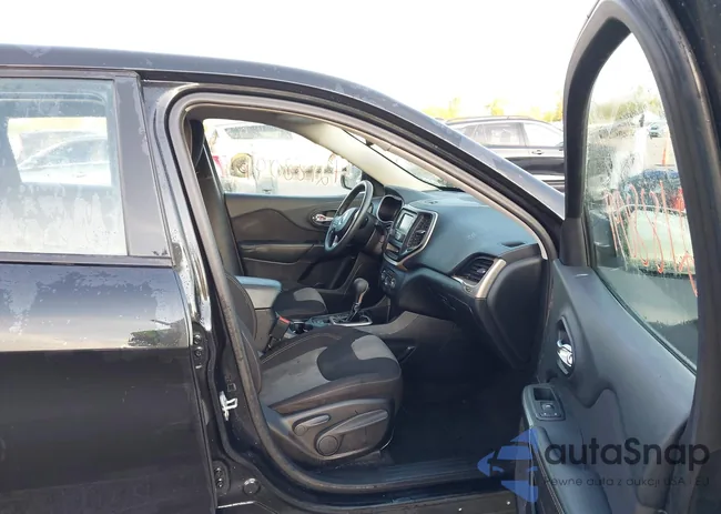 1C4PJLAB2GW136778: 42188091