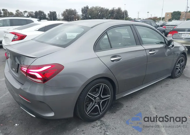 WDD3G4EB1KW002713: 42189495