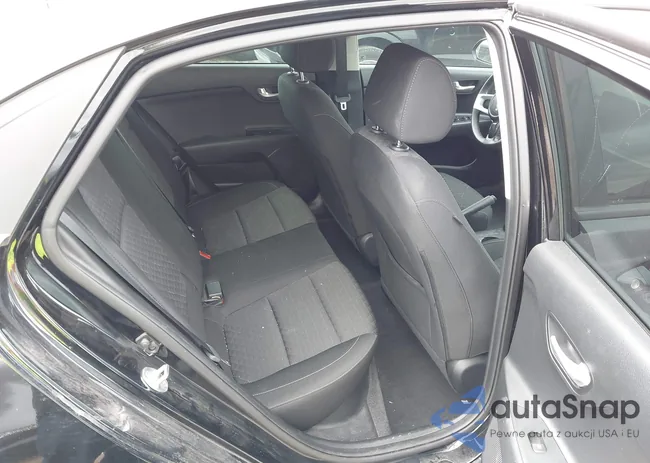 3KPA24AD0PE544068: 42189745