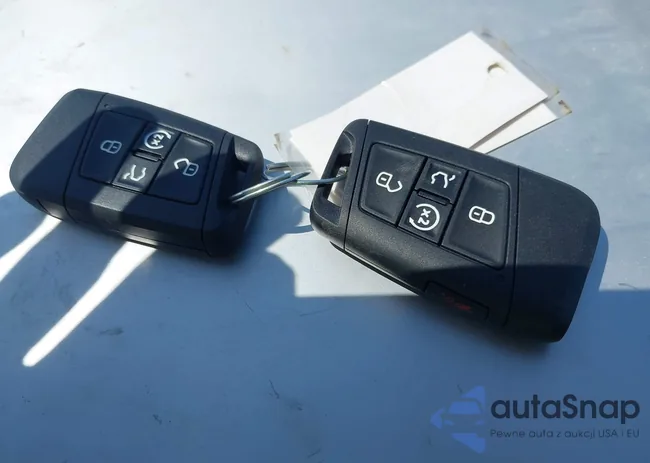 3VVVX7B26RM052530: 42189847