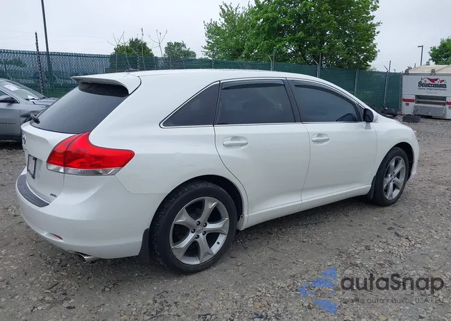 4T3BK11A89U024460: 42189293