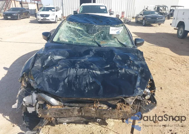 3MZBN1U76JM172939: 42189372