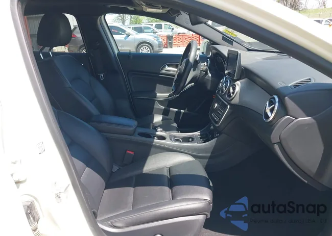 WDCTG4GB6HJ339076: 42190136