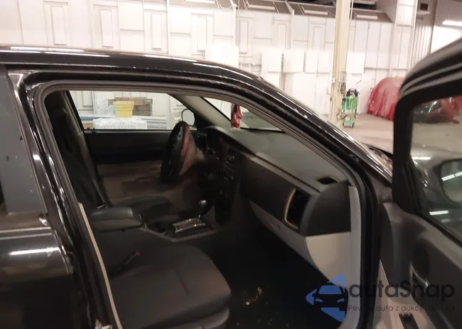 2D4FV47T37H801016: 42190322