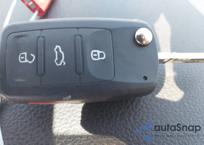 1VWBT7A32FC014830: 42191696