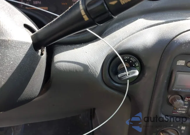 1G2NW52E74C179558: 42191752