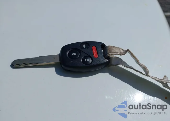 1HGCP2F37CA211847: 42191774